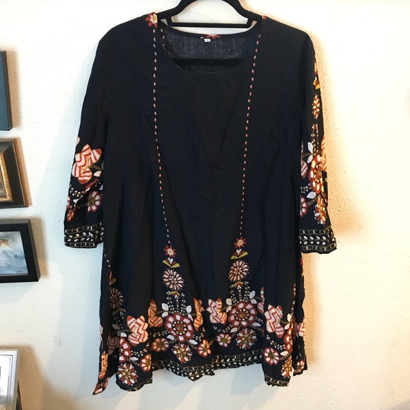 Dresses & Skirts - Navy blue floral dress